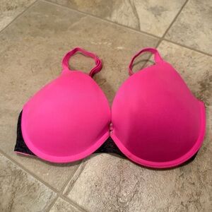 PINK Victoria's Secret wear everywhere push up bra